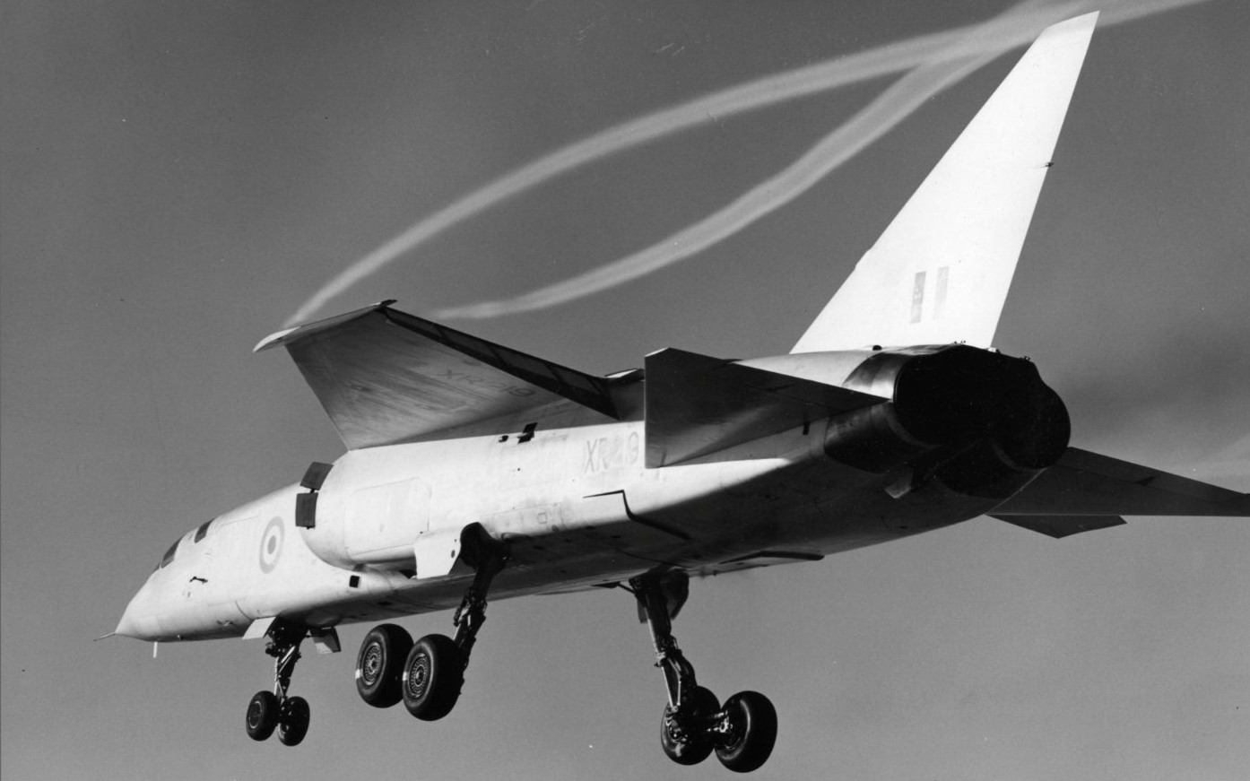 英国tsr-2超音速核轰炸机,英国tsr-2攻击机