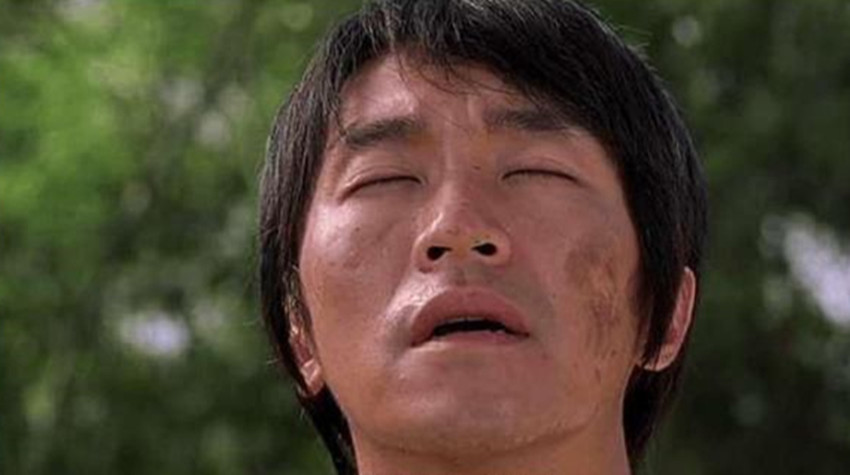 周星驰《少林足球》经典动作,周星驰少林足球的铁头功