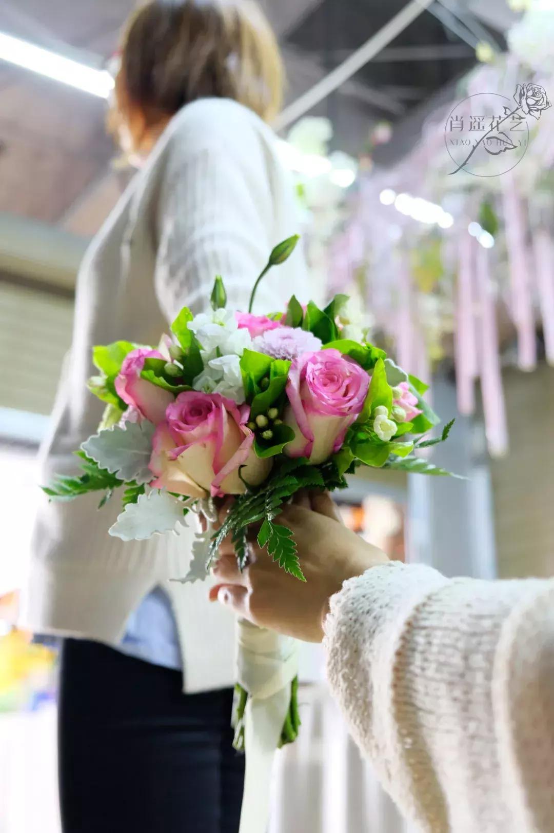 开一个花店大概能挣多少钱,成都开花店一个月能挣多少钱