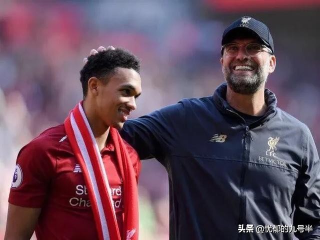 法国总统马克龙法国vs摩洛哥,法国的总统马克龙鼓励球队