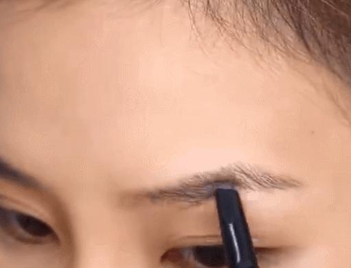 如何自己画眉毛新手画对称眉,画了这么久却不好看