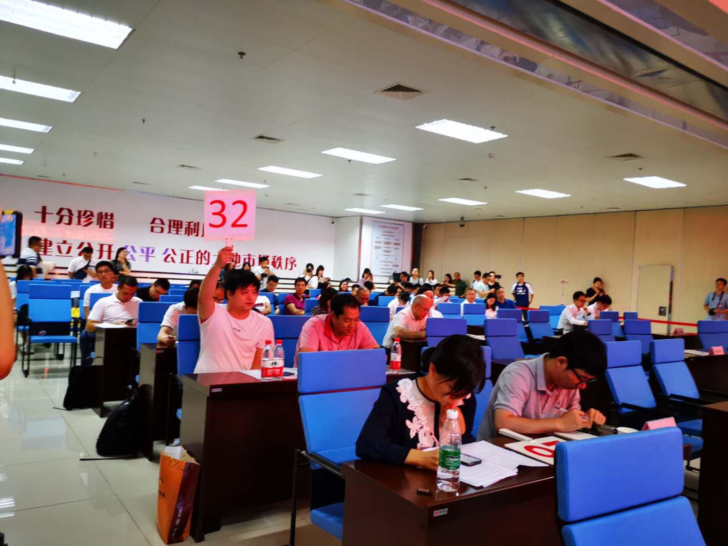 圈地大战,面对飙升的房价该不该买