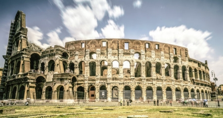 教堂为什么是尖的,教堂为什么是十字架