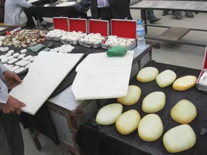 和田玉简单辨别真假方法,和田玉真假辨别最简单方法