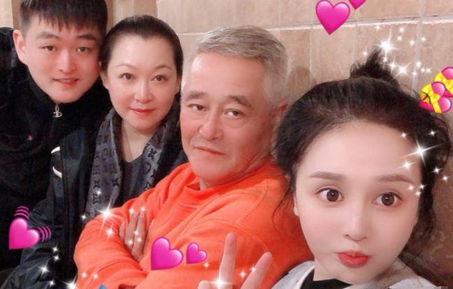 赵本山宣布卸任本山传媒董事长,赵本山卸任本山传媒法人及总经理