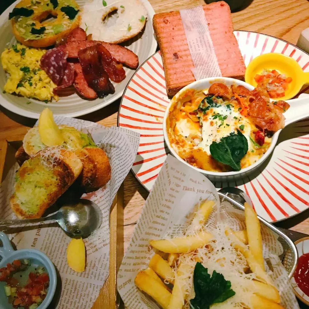 我在2018年的网红美食堆里，精挑出了这23家火爆的店给你！