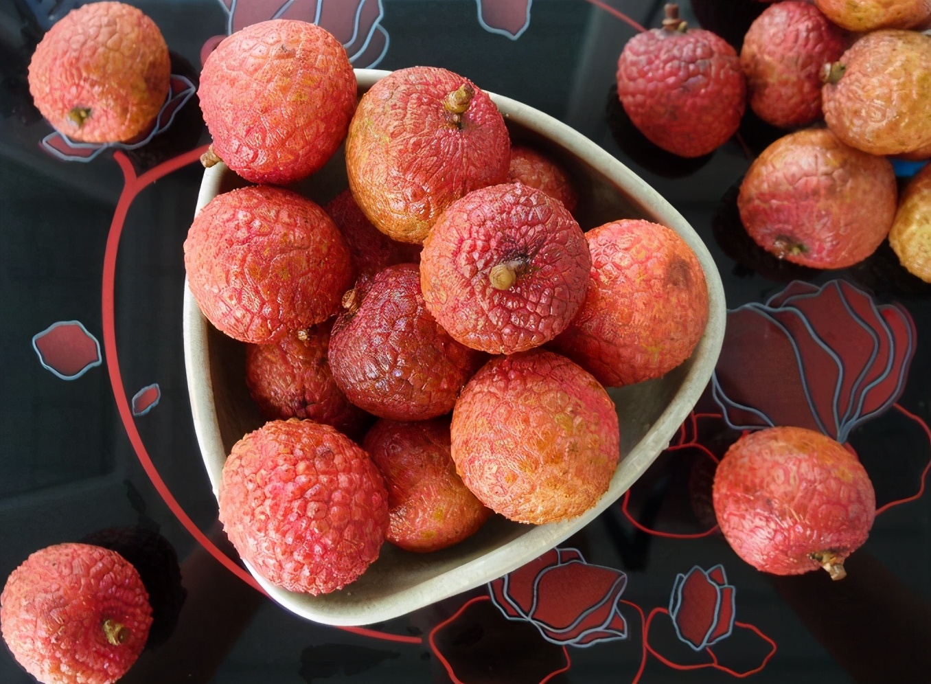 吃不完的新鲜荔枝怎么吃,荔枝在冰箱里可以保存几天