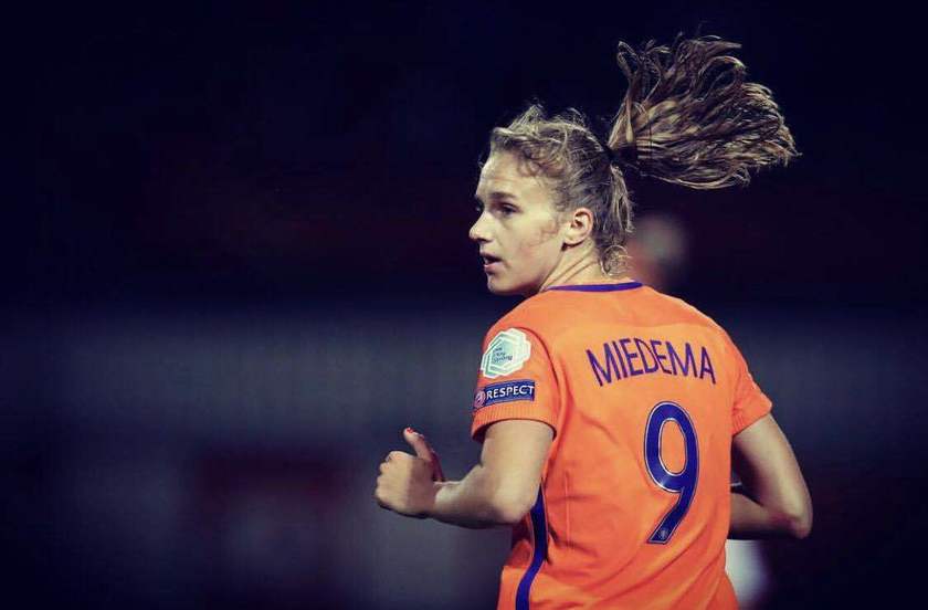 荷兰女足米德玛8:2大胜中国 (米德玛可以打破荷兰足球吗)
