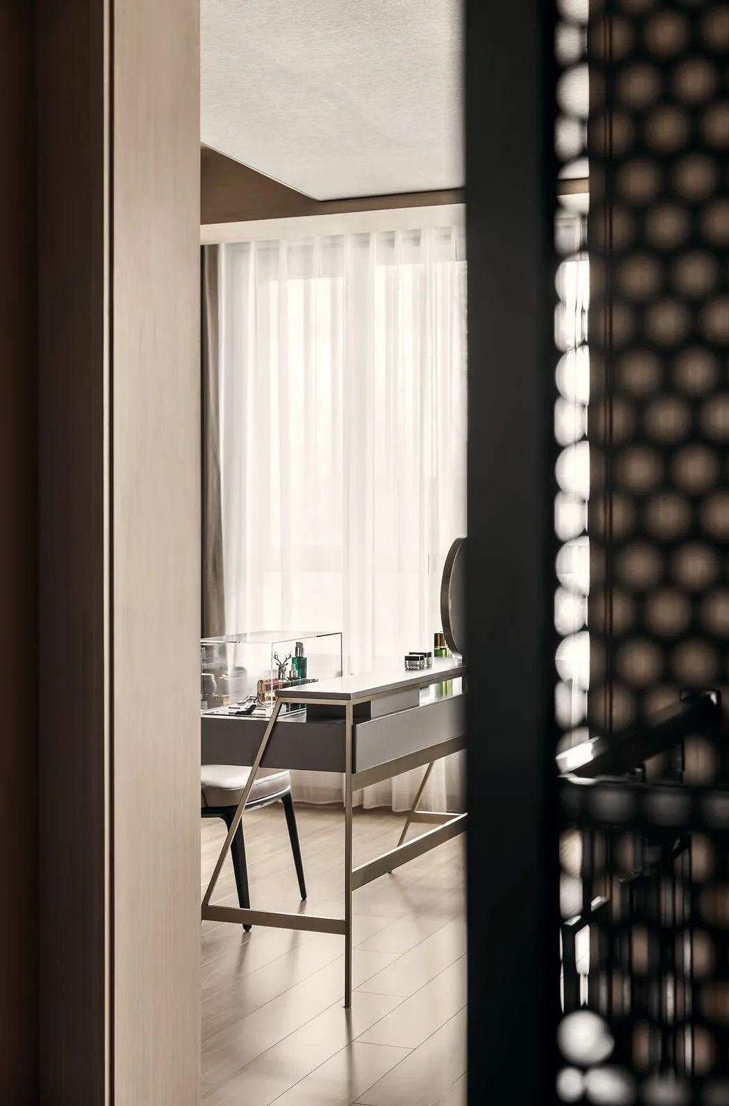 首创经中x赛拉维：闲逸如室间，隐于品质与优雅