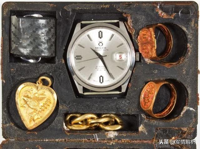 美军飞行员为何必带金表和钞票？专家：关键时刻能救命
