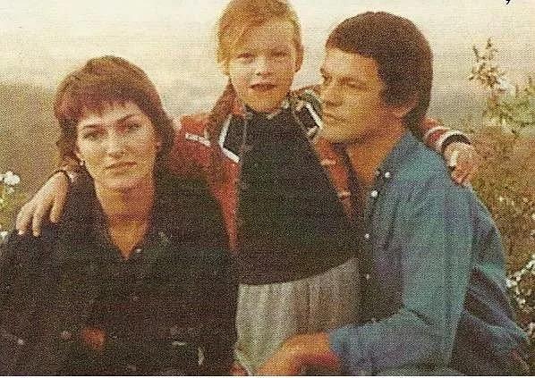 能被称“最美女战神”，可不只是她打了15年丧尸