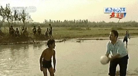 零关注，无评分，这部国产良心告诉你：没钱还谈球