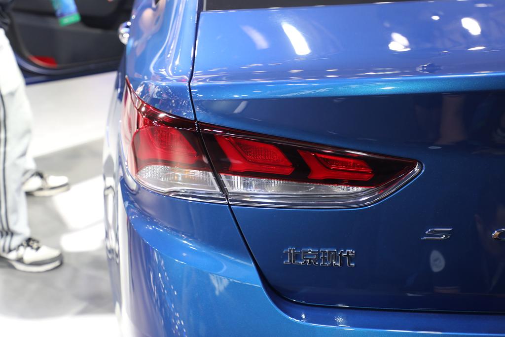 索纳塔九混动智联版测评,索纳塔9插电式混合动力评测