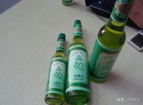 卫生间有小飞虫和臭味怎么解决,卫生间水盆下边反臭味怎么解决