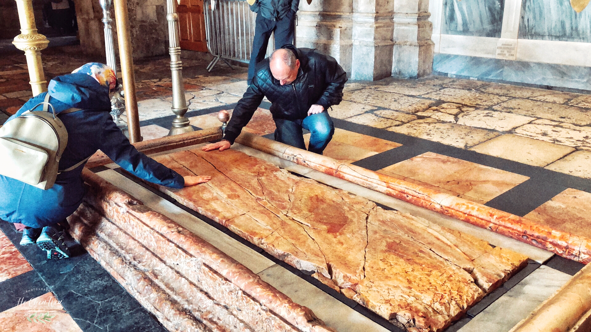 基督教圣地，耶稣在这里遇难、安葬、复活，信徒慕名而来