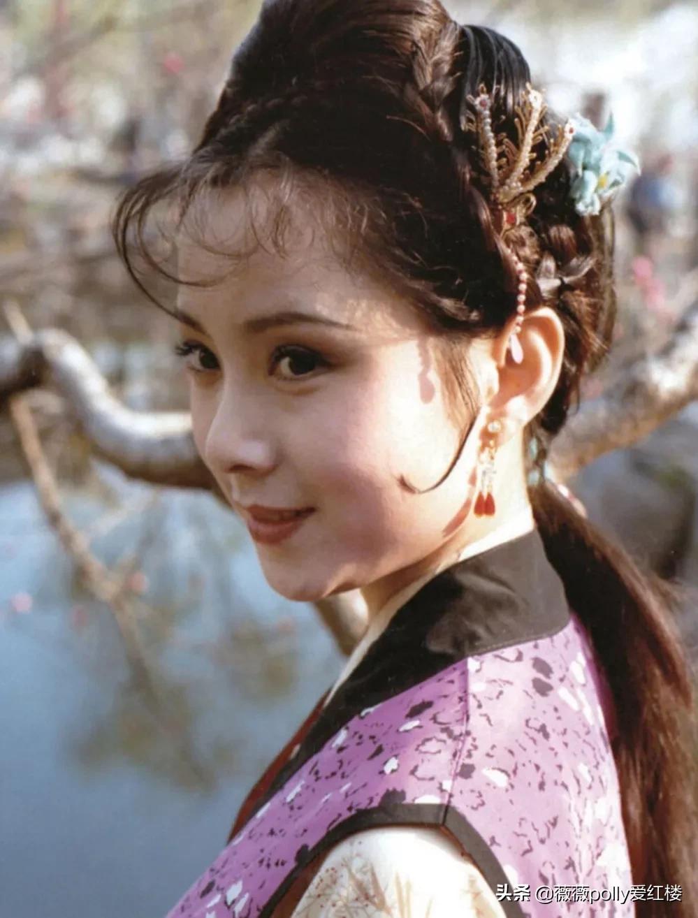 王夫人为什么让薛宝钗管理大观园,王夫人提拔袭人