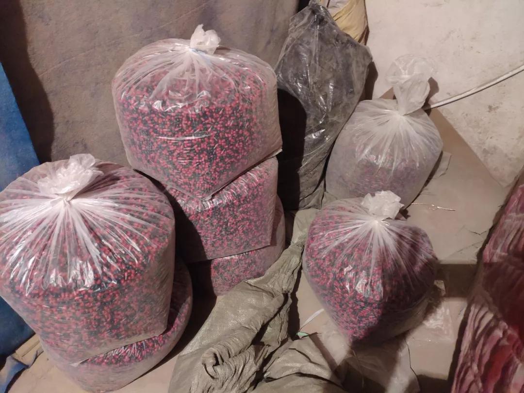 警惕!含禁用成分的廉价胶囊被包装成保健品售卖,服用有致命风险