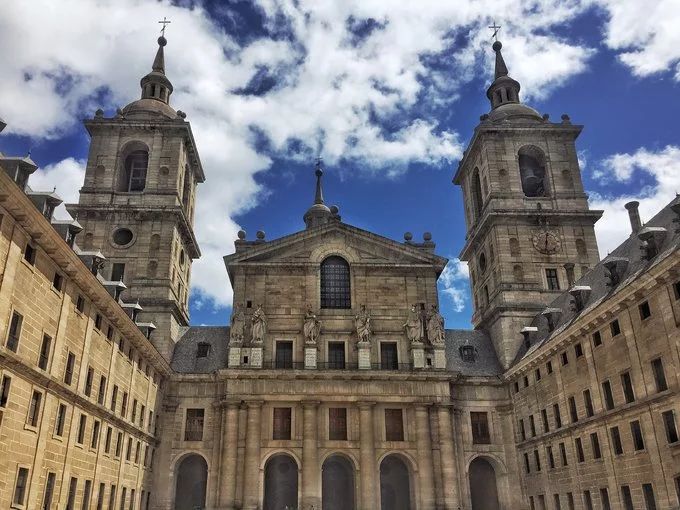 马德里小众玩法：5欧游古迹，复古集市，打折村，皇马主场…