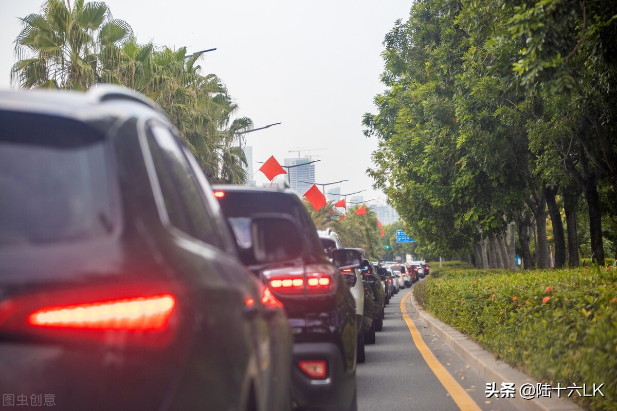 年轻人到底该不该超预算买车,年轻人买车到底该考虑什么