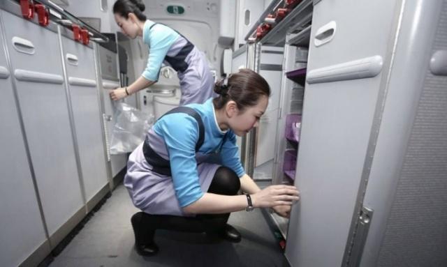 空姐退役后一般会从事什么工作,空姐离职后一般做什么工作