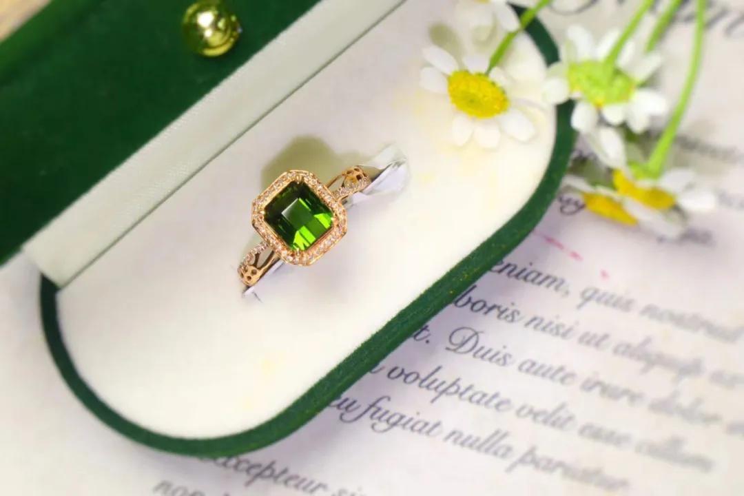 如何体现女王范,女性一定要有超显气质的珠宝