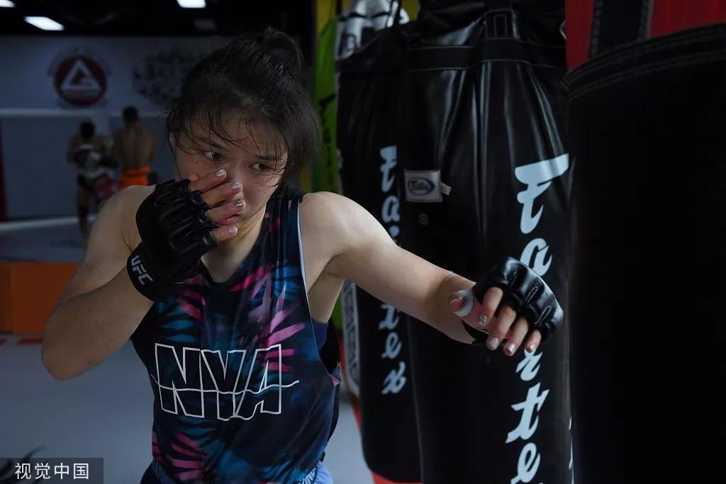 张伟丽为何能赢乔安娜,张伟丽为啥能夺冠