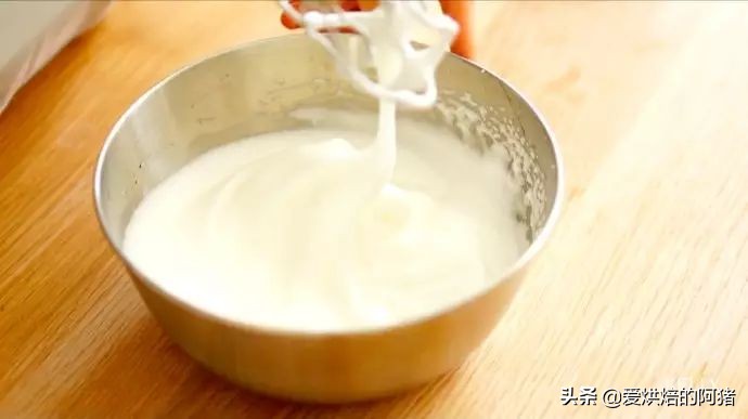 邱莹莹同款草莓奶油蛋糕，基础戚风胚，徒手脱模剖片及抹面挤花