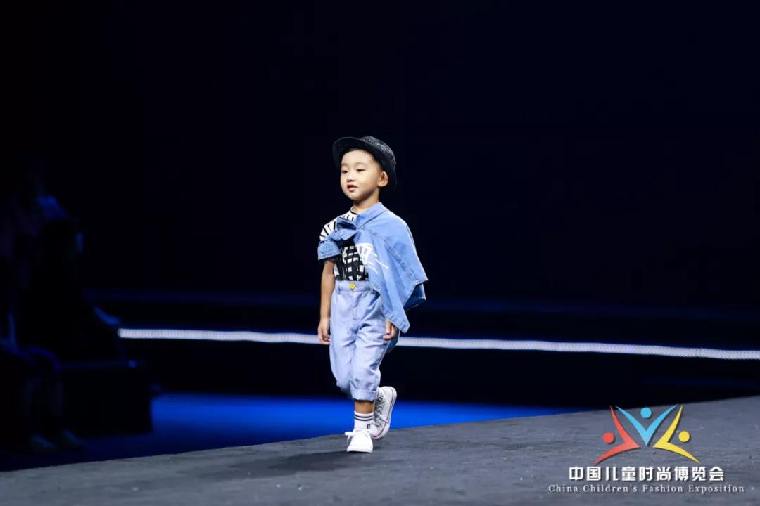 品牌童装发布会童模,2017亚洲国际童装节