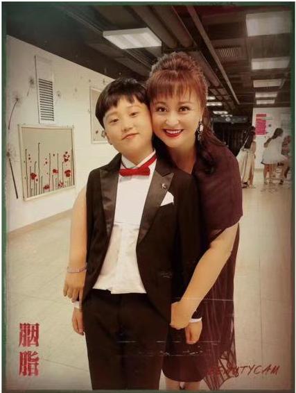 丑小鸭法国转身，白梨花中国绽放，星诺之星·童星浩洋亮晶晶