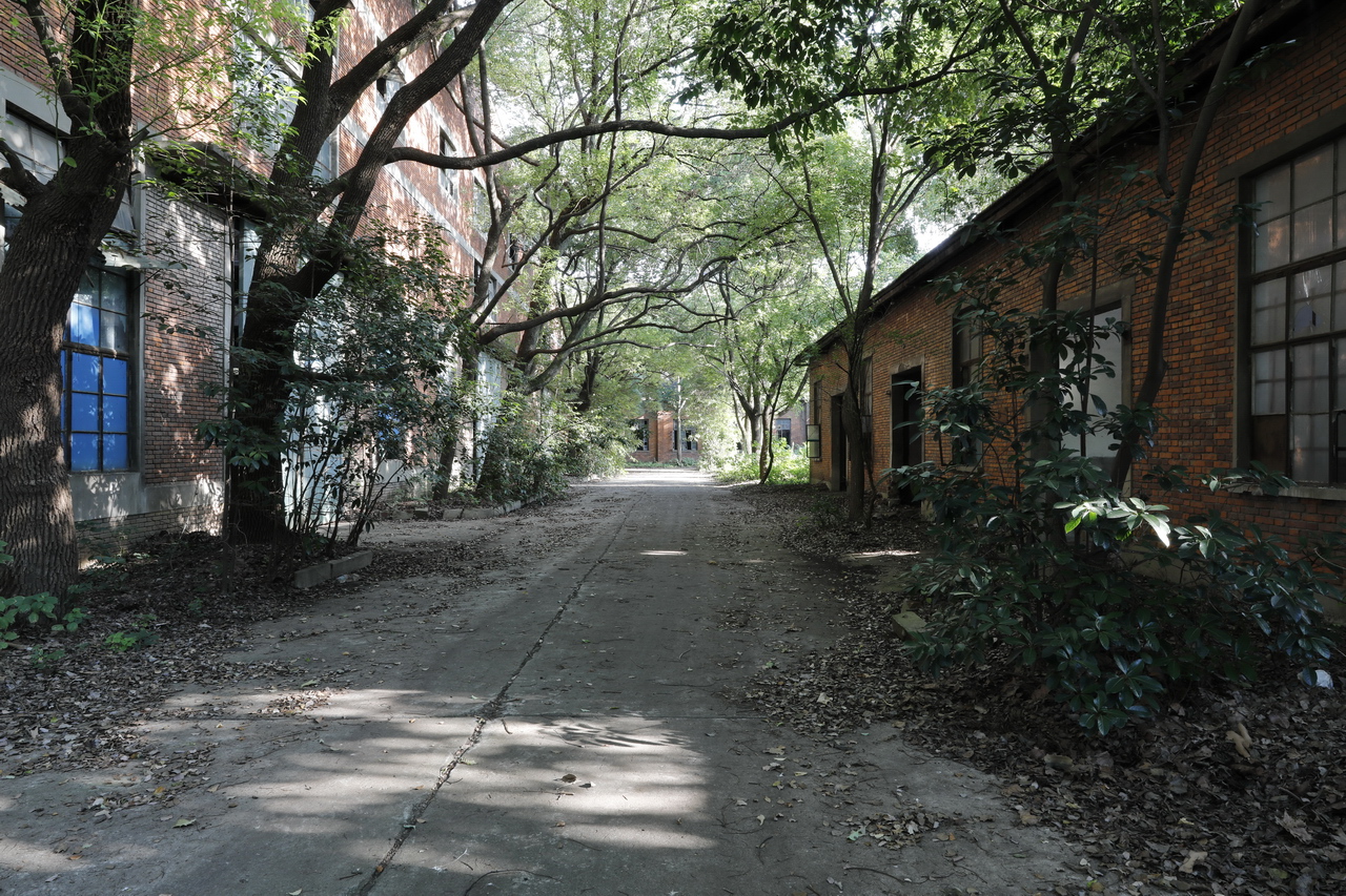 武汉轻型汽车制造厂,武汉特种车制造厂