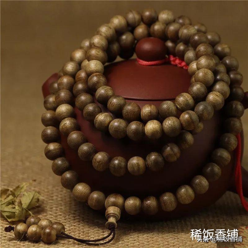 沉香手串戴左手还是右手,男士沉香手串戴左手还是右手