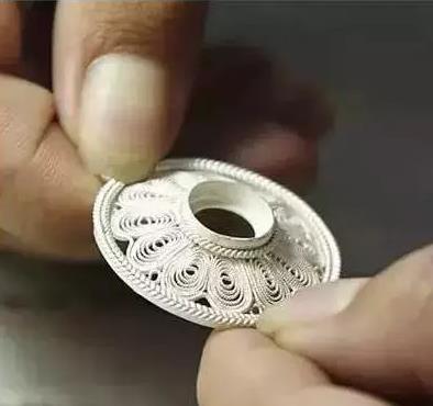 0.5g的黄金容易变形吗,0.5g黄金有多少