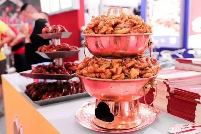 宸濇笣椁愰ギ闆嗙粨,宸濇笣椁愰ギ澶у挅