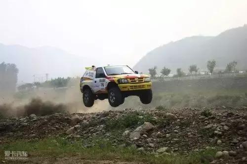 陆风x92009款2.4手动四驱汽油版,陆风x9测评