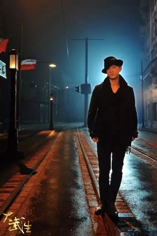 韩庚卢靖姗大婚！背后是一个过气偶像“自杀式”崛起的惨烈之路