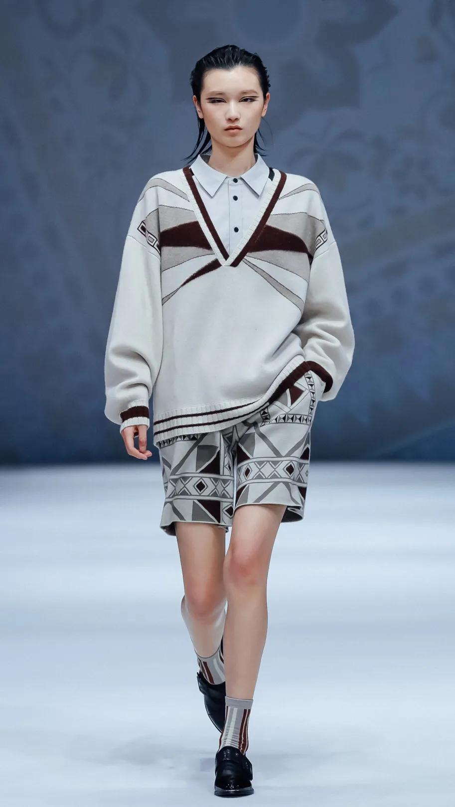 2021秋冬女装款式流行趋势,2018秋冬趋势报告巴黎时装周