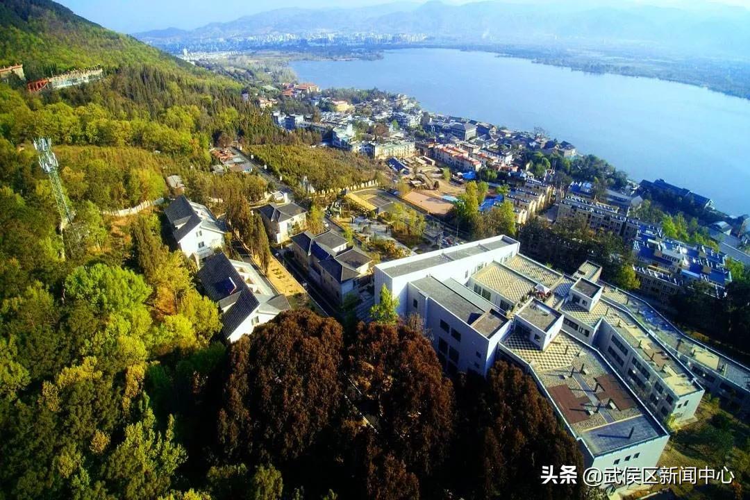 四川省重点发展的三个区域 (四川未来15年后的发展规划与布局)