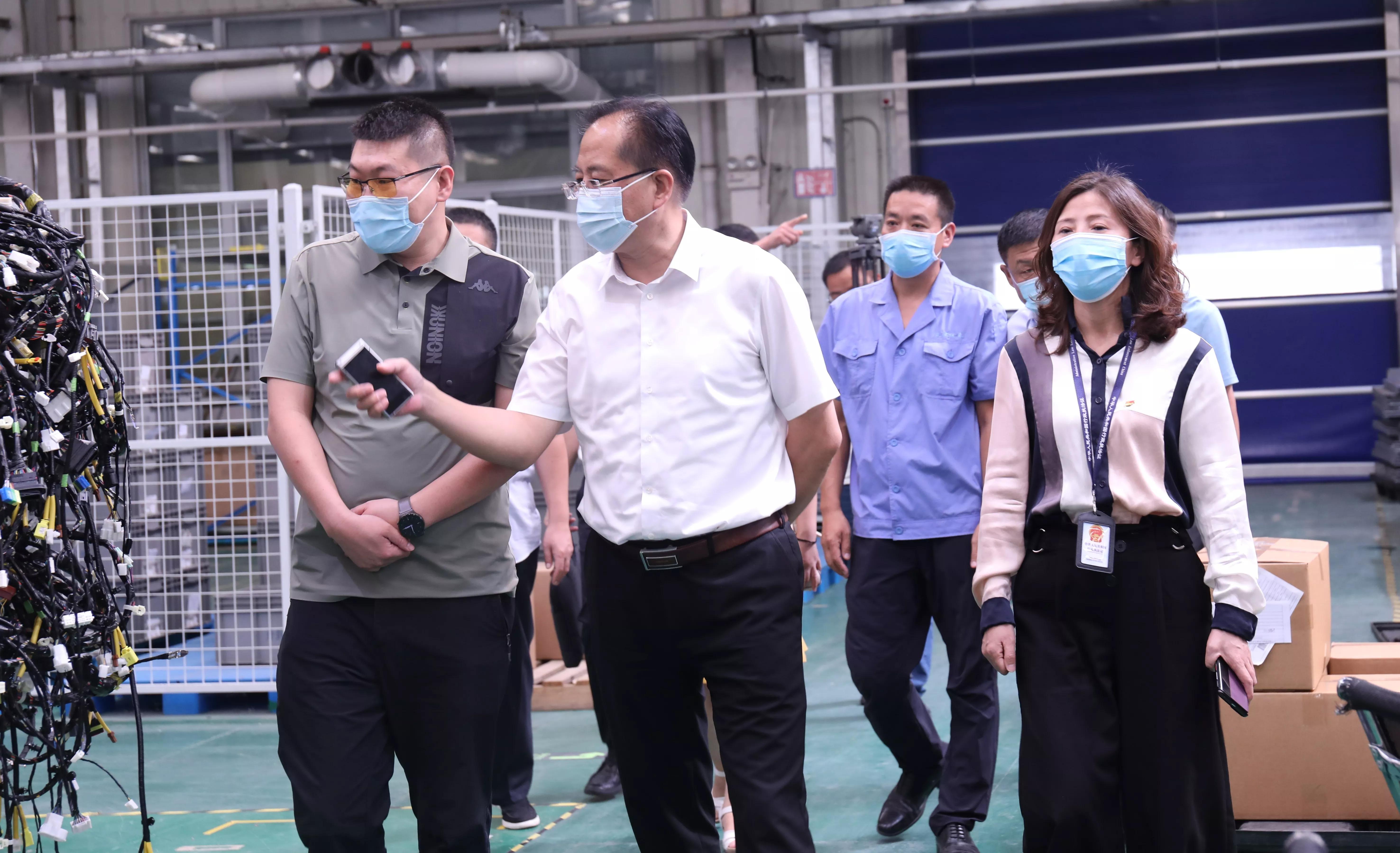 梁东雁,市场监管局精准助企服务活动