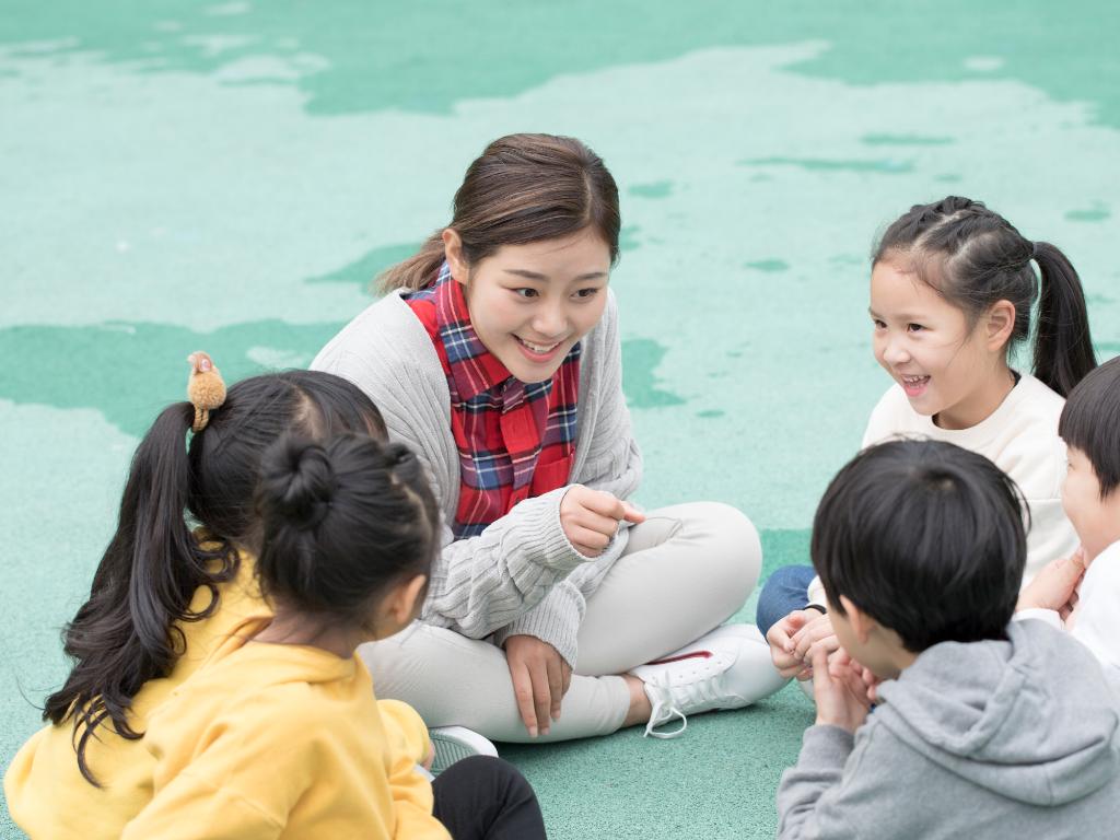 孙女幼儿园被挠，奶奶做法连老师都佩服