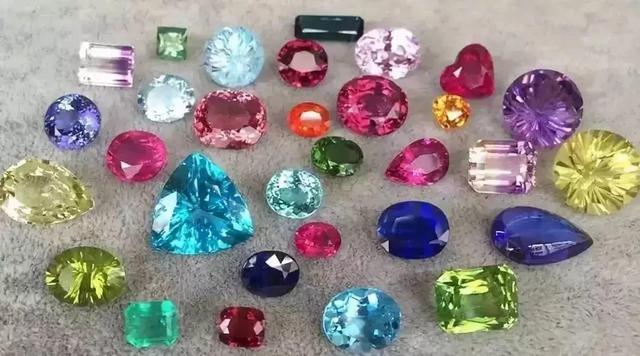 水晶店如何加盟,珠宝加盟门店运营技巧