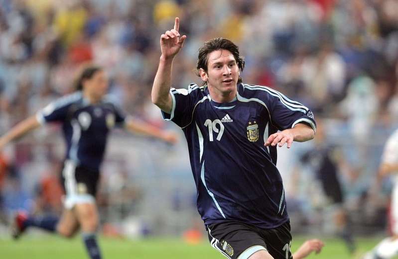 c罗梅西第一次对决图片,c罗梅西最后一次世界杯