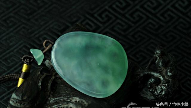 轻衾各自寒,小簟轻衾各自寒全诗