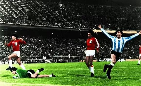 不可超越的马拉多纳,众球星眼中的马拉多纳