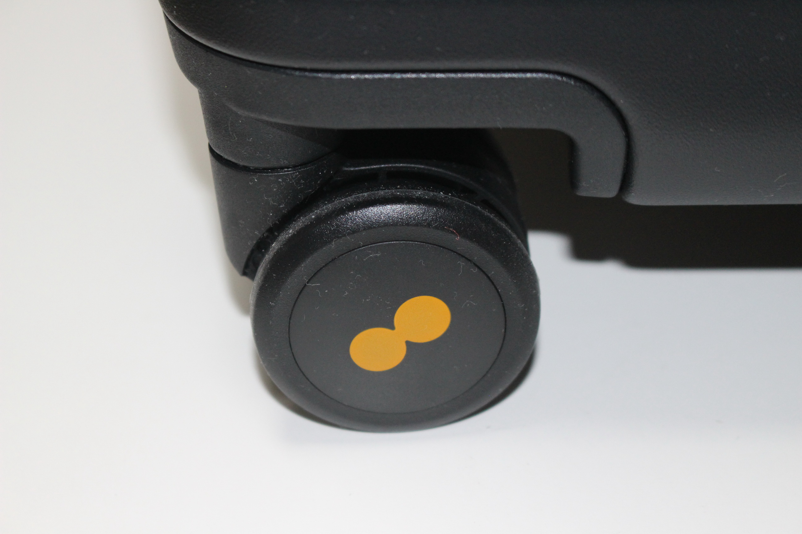 晒个锤子？LEVEL8旅行箱——男士商旅必备