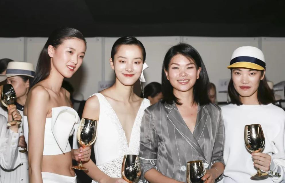 吕燕亚洲第一超模,模特丑小鸭吕燕