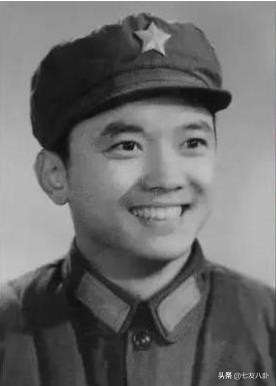 王刚三婚娶小20岁娇妻,老来得子儿孙同岁,72岁仍奔波自找罪受?