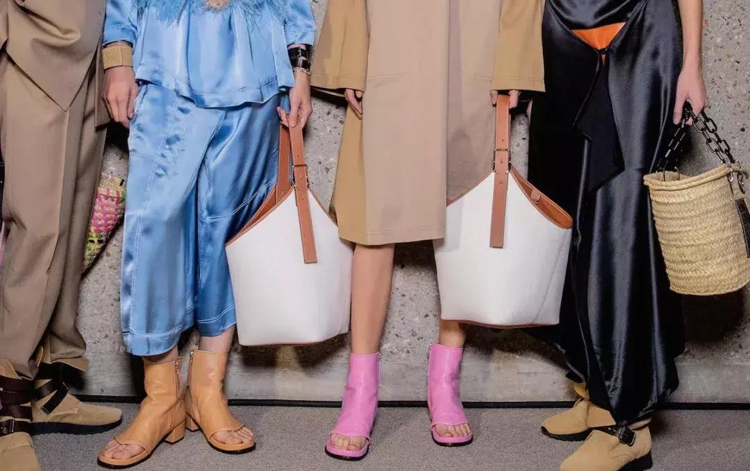 你想知道关于LOEWE的一切，全在这了！