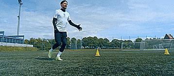 撕开防线的传球,撕开敌人的防线