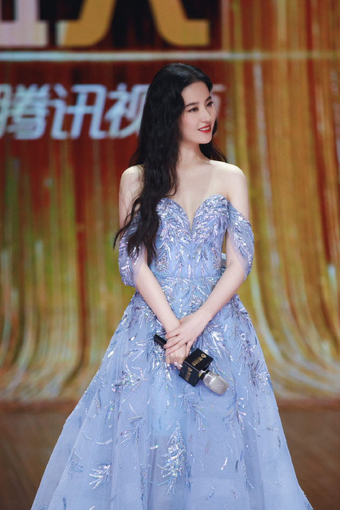 热巴杨幂刘亦菲同台,杨幂热巴刘亦菲高圆圆