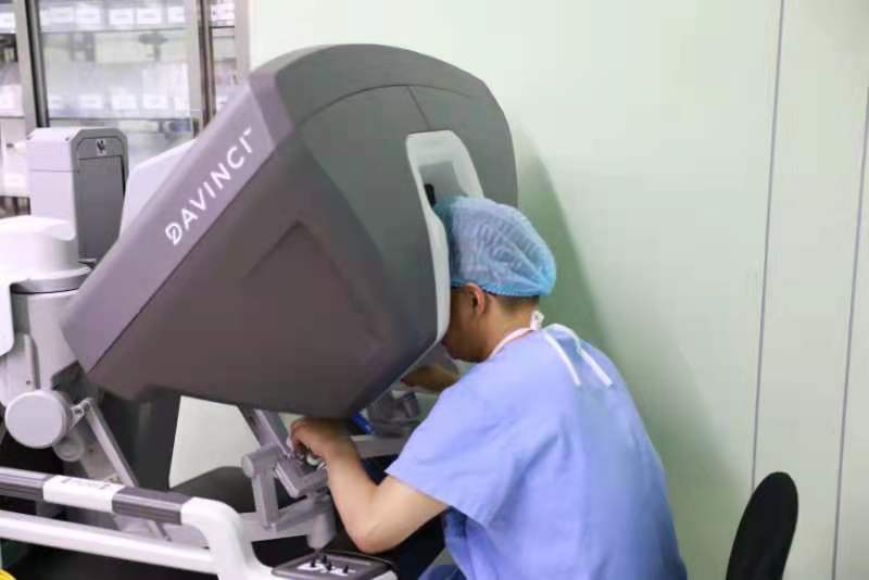 四川首例!市妇女儿童中心医院妇科团队成功开展经阴道单孔,V-NOTES达芬奇机器人全子宫+双侧输卵管切除术